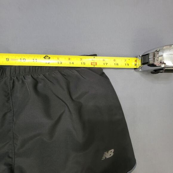 New Balance Shorts L Reflective Trim Built-In Liner Athletic - Picture 3 of 8